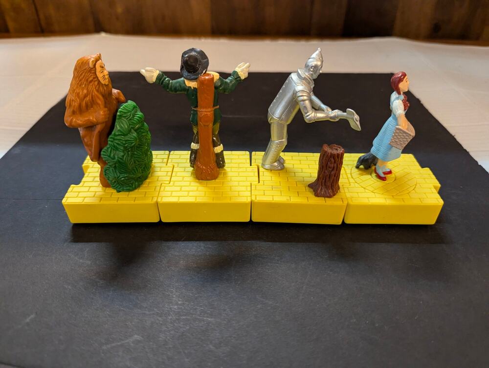 Vintage 1998 Blockbuster Wizard of Oz Interlocking Yellow Brick Road Figure Set